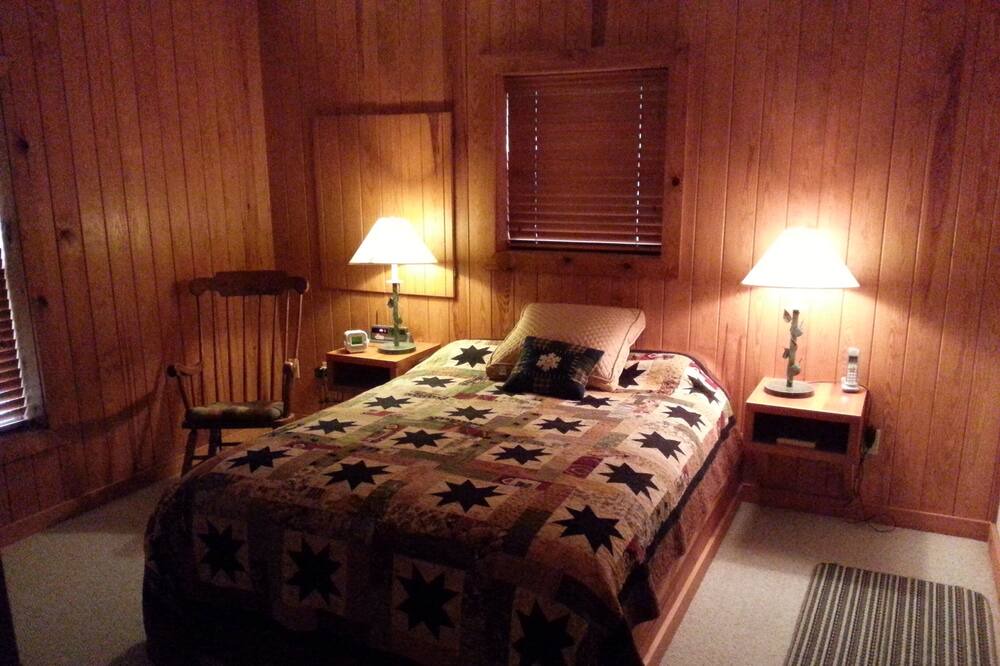 Photo of Bedroom in Grand Marais