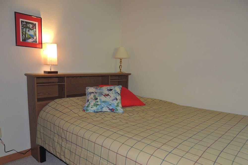 Photo of Bedroom in Grand Marais
