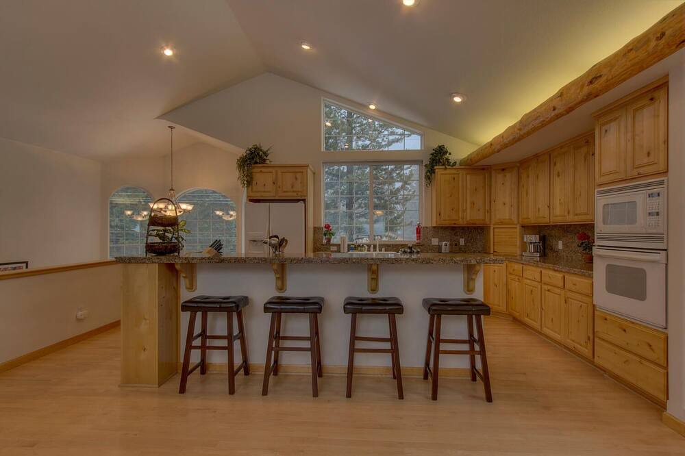 Photo of Bedroom in North Upper Truckee