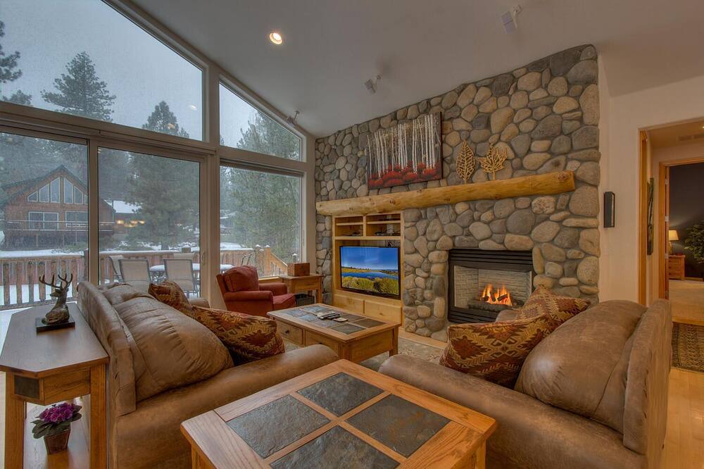 Photo of Bedroom in North Upper Truckee