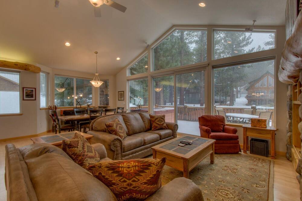 Photo of Bedroom in North Upper Truckee