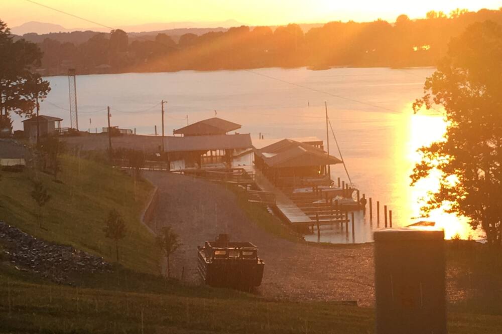 Photo of Outdoor in Huddleston