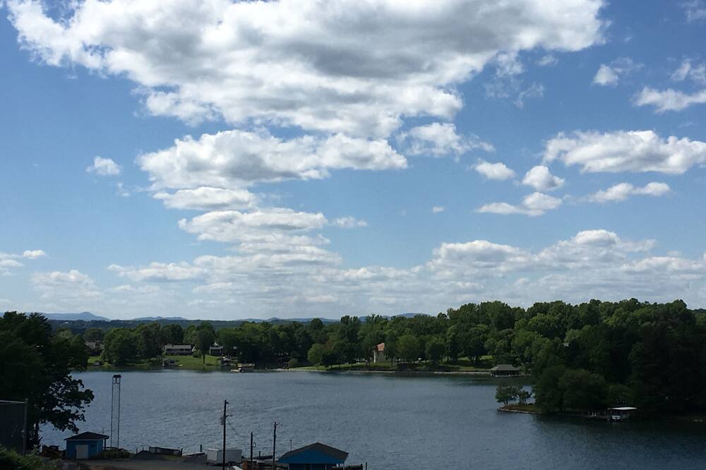 Photo of Outdoor in Huddleston