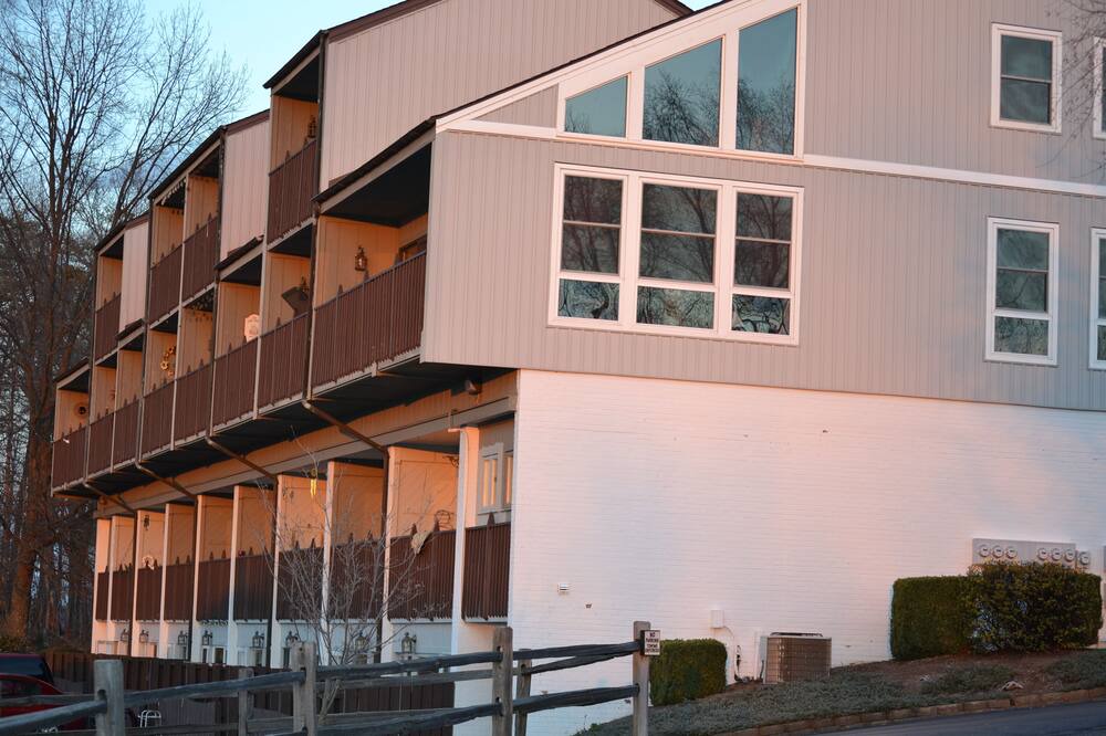 Photo of Outdoor in Huddleston