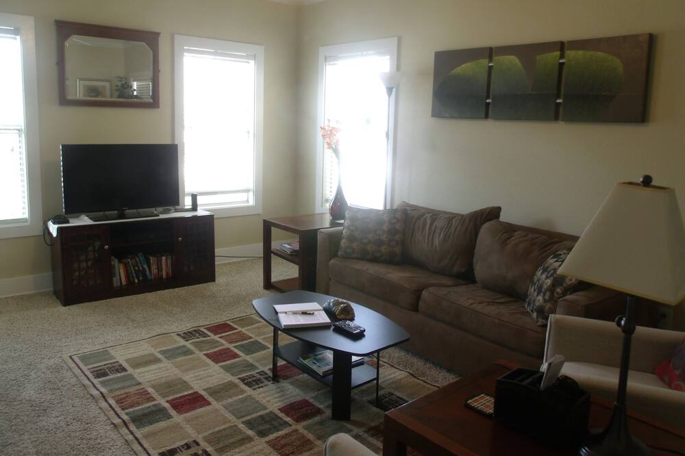 Photo of Livingroom in Ono Island