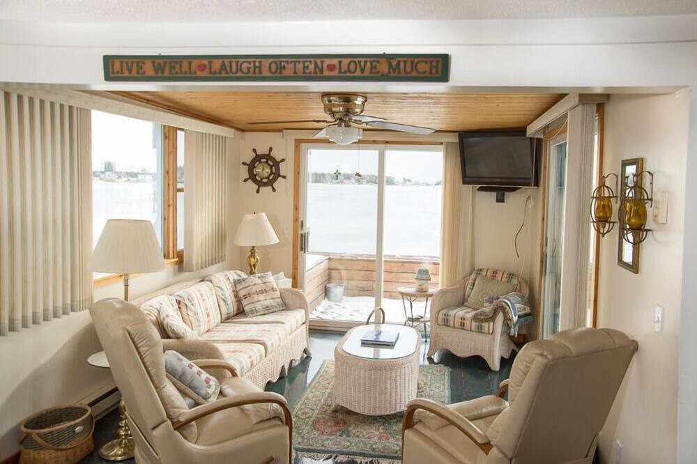 Photo of Livingroom in Beaver Island