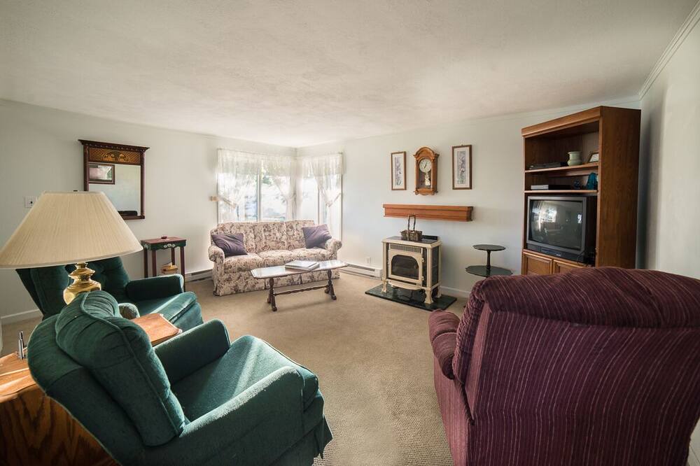 Photo of Livingroom in Beaver Island