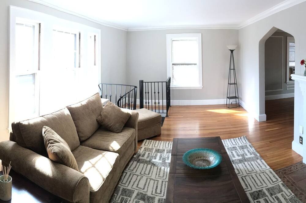 Photo of Livingroom in Corey Hill