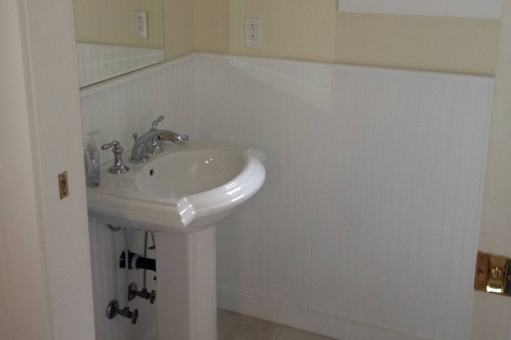 Photo of Bathroom in Groton Long Point