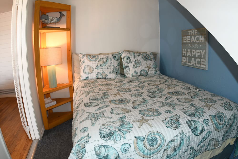 Photo of Bedroom in South Mission Beach