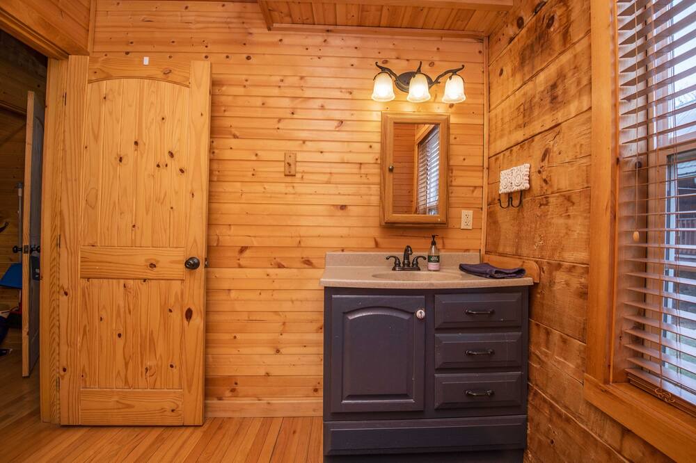 Photo of Bathroom in Bean Station