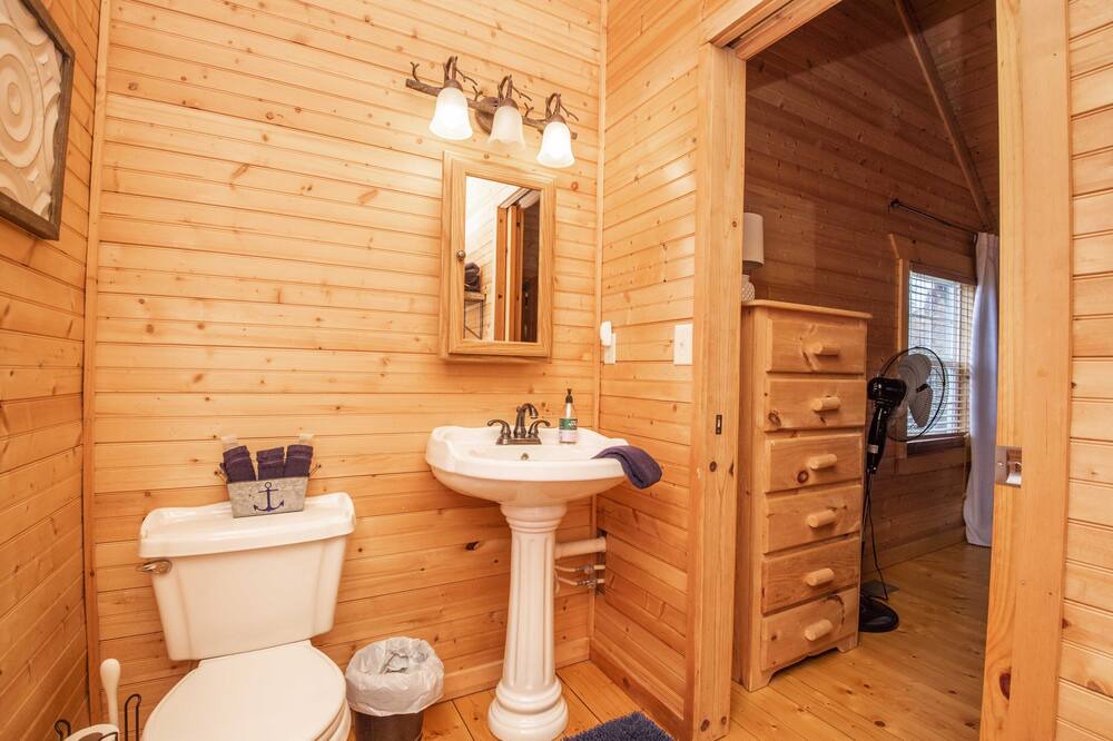 Photo of Bathroom in Bean Station