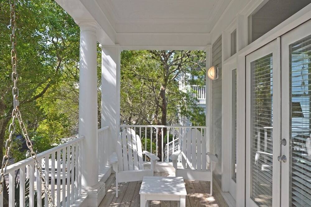 Photo of Patio Balcony in Seaside