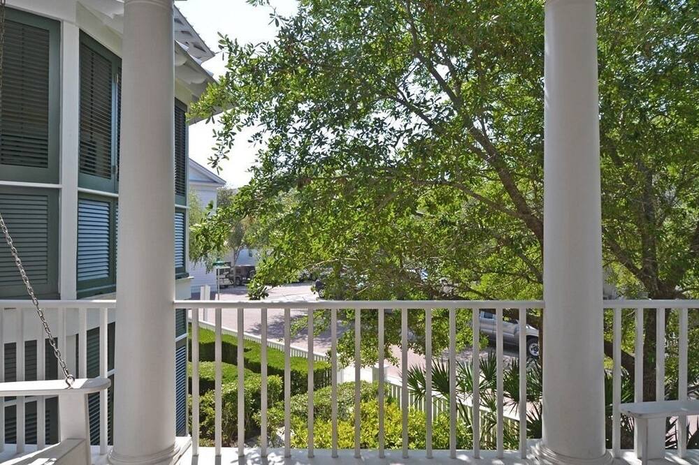 Photo of Patio Balcony in Seaside