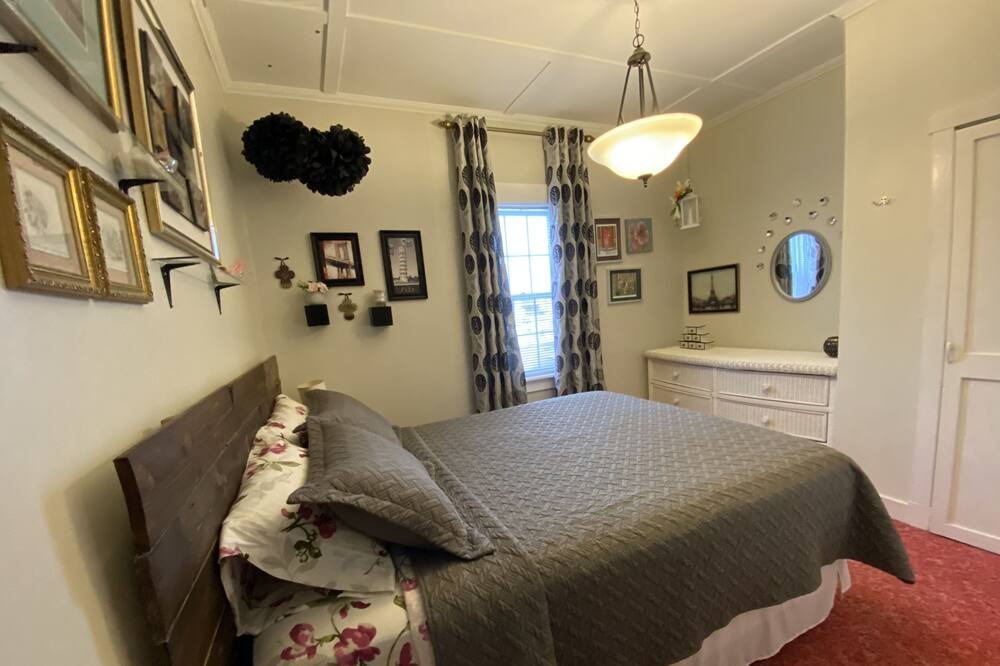 Photo of Bedroom in Lewisporte