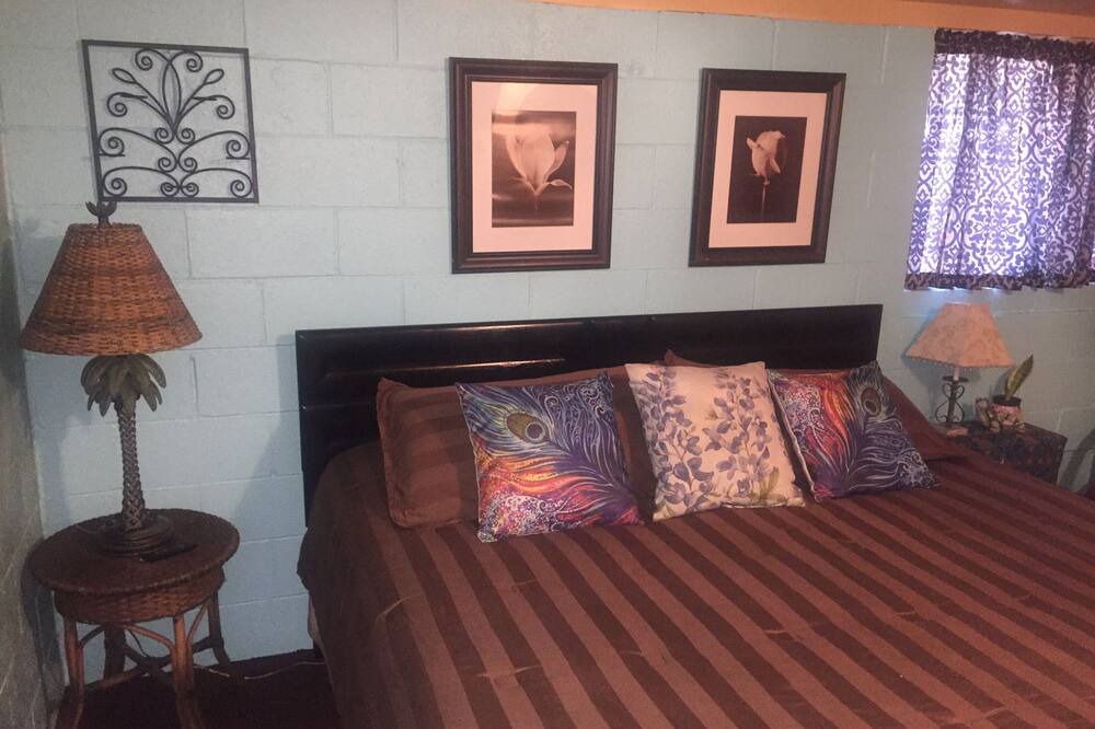 Photo of Bedroom in Clearlake