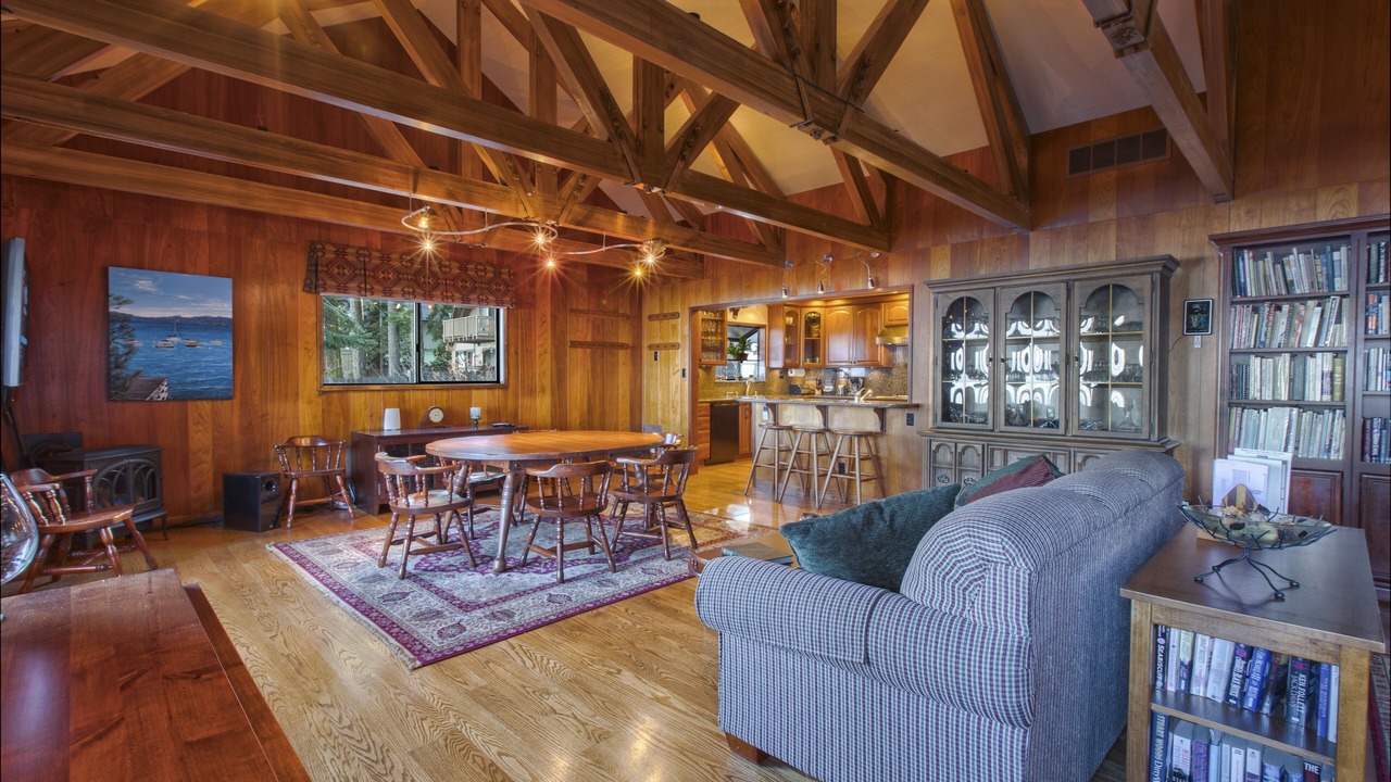 Photo of Livingroom in Tahoe Pines