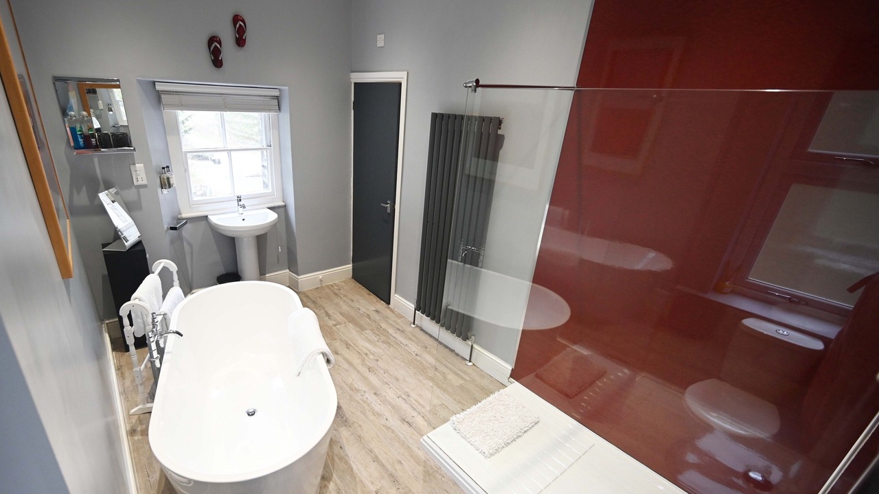 Photo of Bathroom in Corris