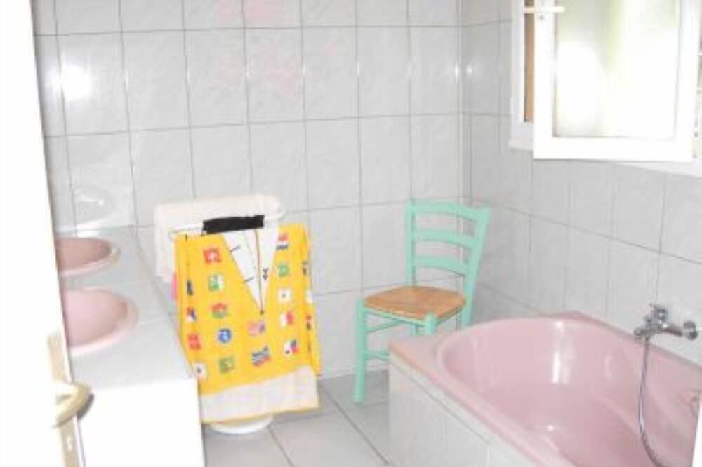 Photo of Bathroom in Blaignac