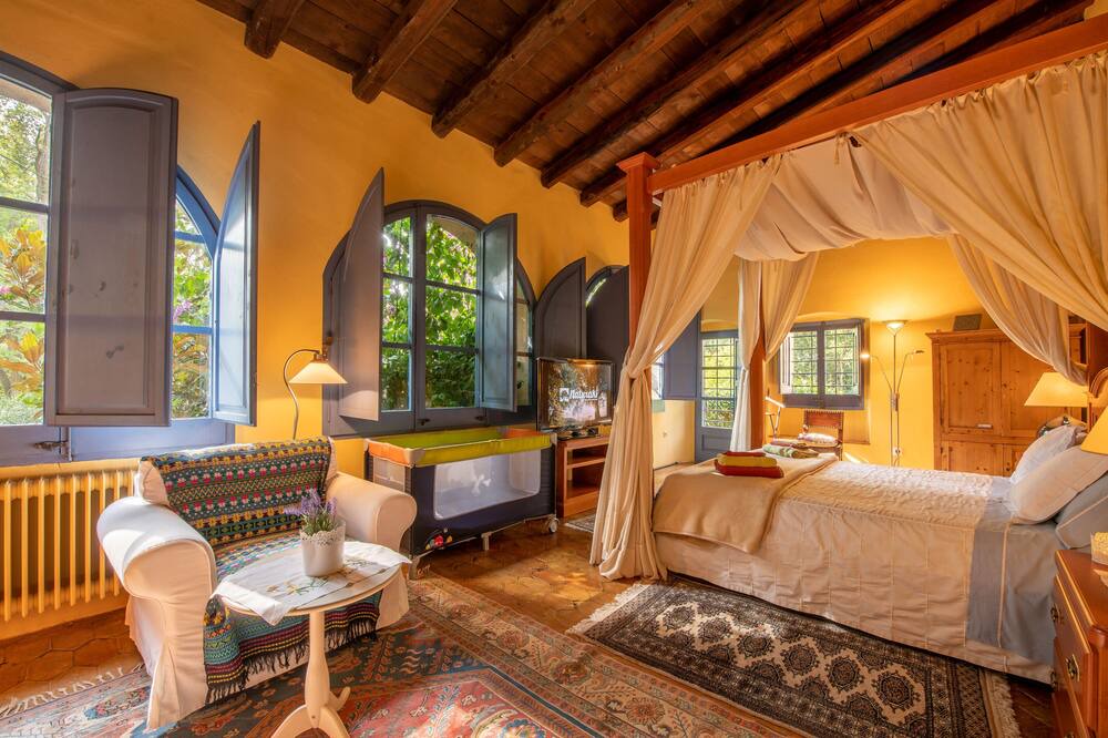 Photo of Bedroom in Cornella del Terri