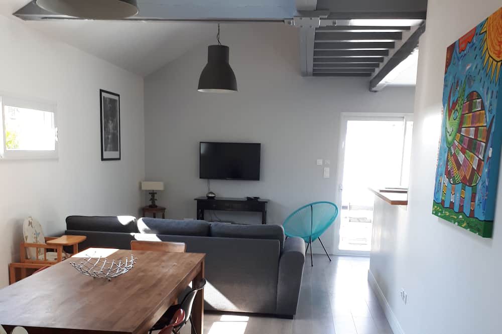 Photo of Livingroom in Pougy