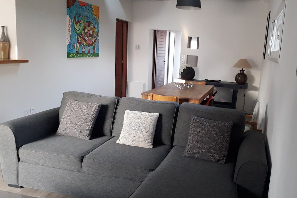 Photo of Livingroom in Pougy