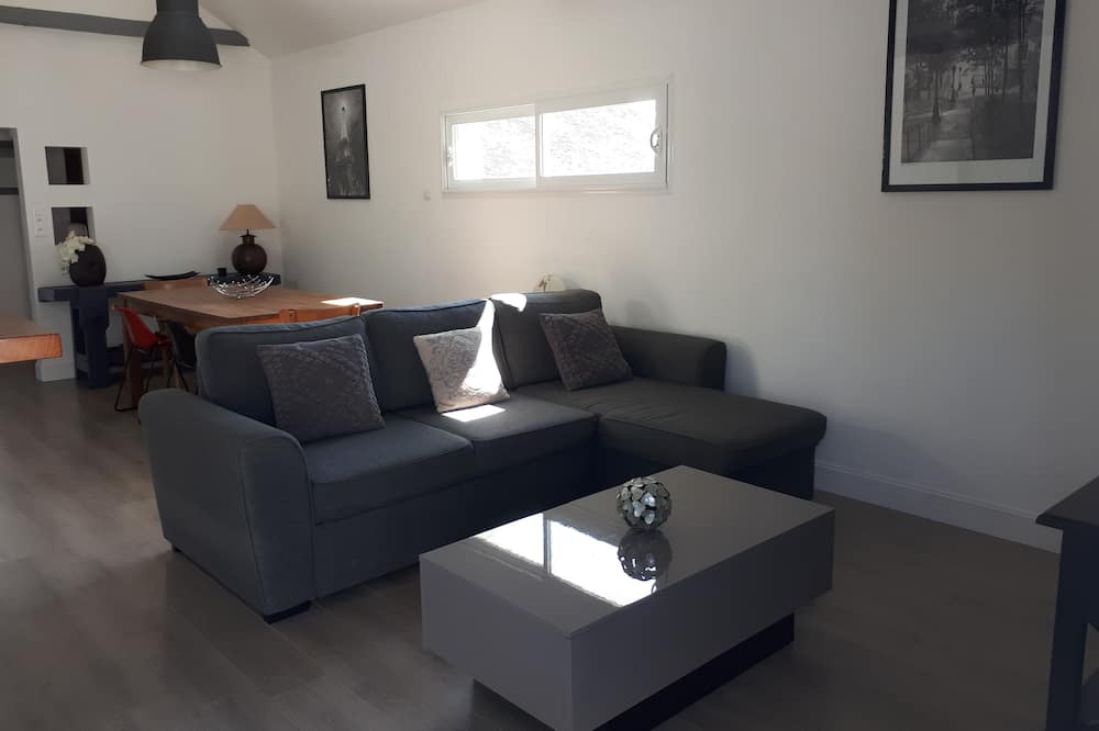 Photo of Livingroom in Pougy