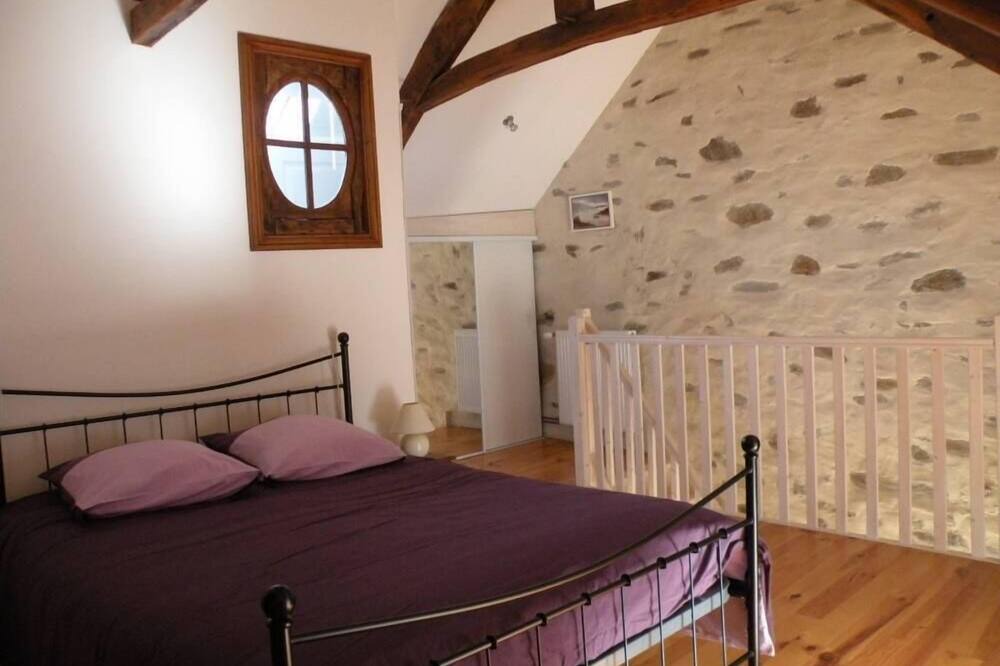 Photo of Bedroom in Plouer-sur-Rance