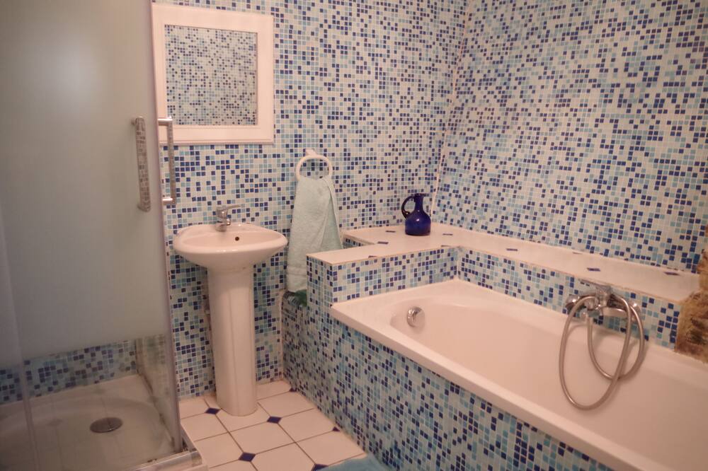 Photo of Bathroom in Rigarda