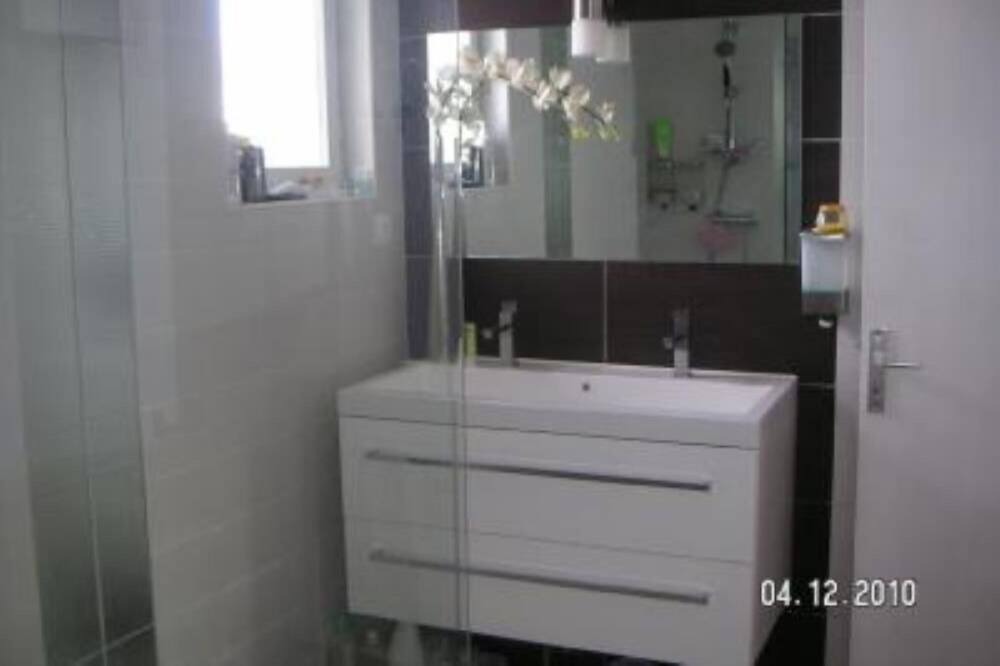 Photo of Bathroom in Claix