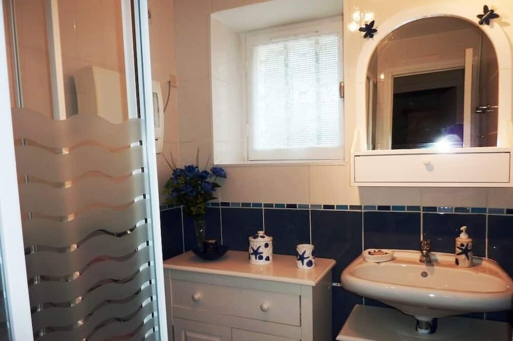 Photo of Bathroom in Loubens