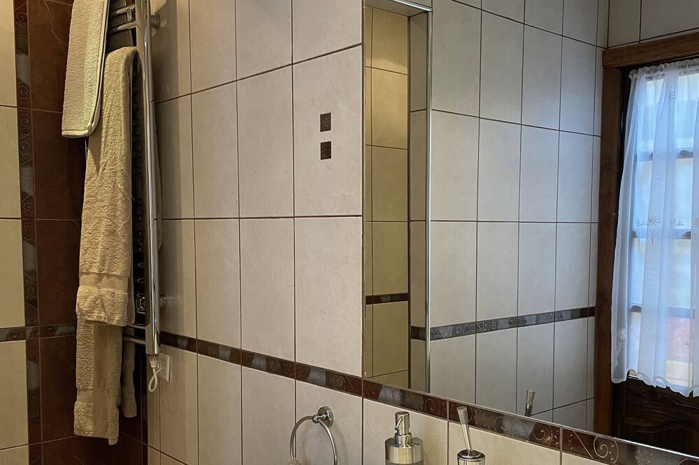 Photo of Bathroom in Lagrasse