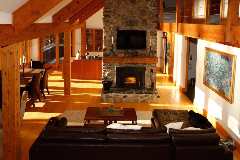 Photo of Livingroom in Memphremagog Regional County Municipality