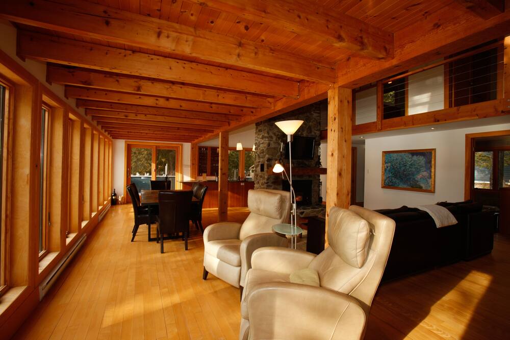 Photo of Livingroom in Memphremagog Regional County Municipality