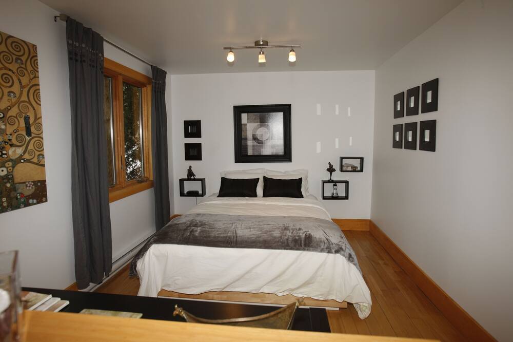 Photo of Bathroom in Memphremagog Regional County Municipality