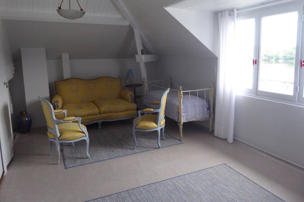 Photo of Livingroom in Les Ponts-de-Ce