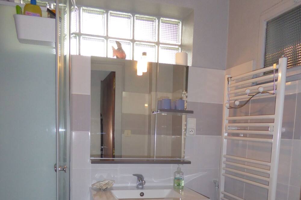 Photo of Bathroom in Les Ponts-de-Ce