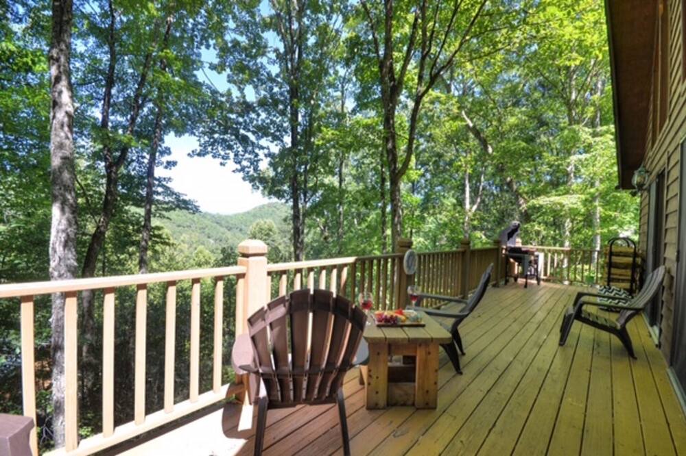 Photo of Patio Balcony in Robbinsville
