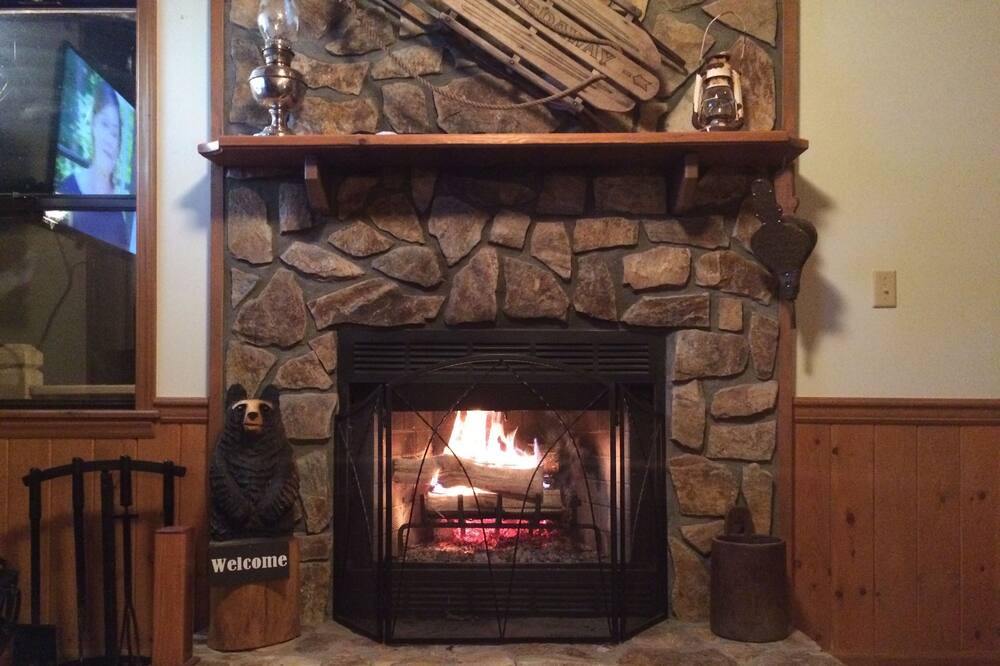 Photo of Livingroom in Robbinsville