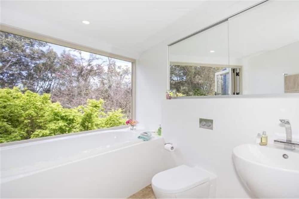 Photo of Bathroom in Long Beach