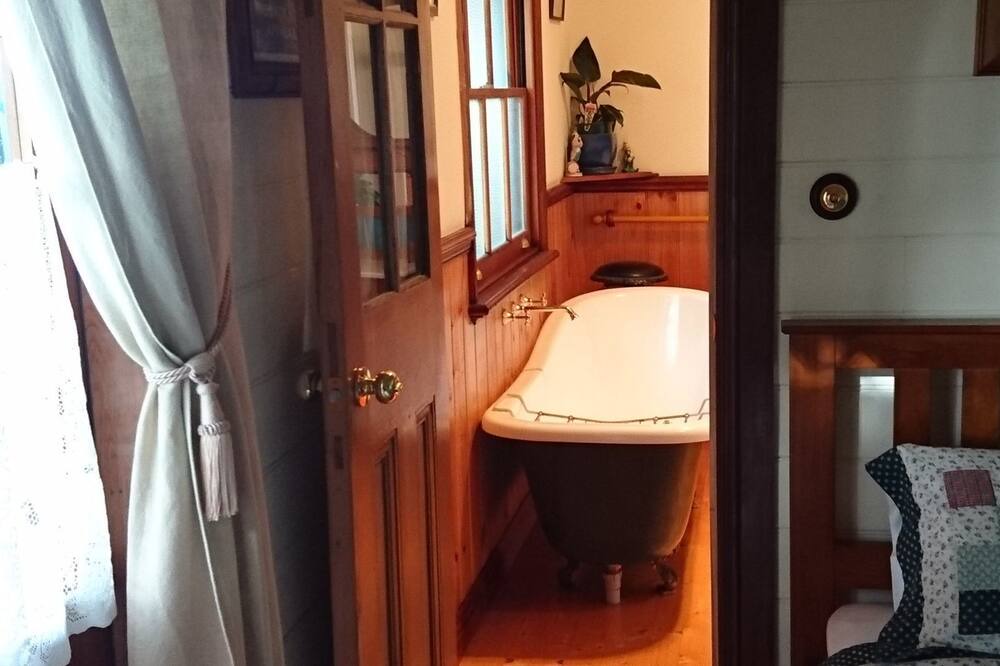 Photo of Bathroom in Nirranda