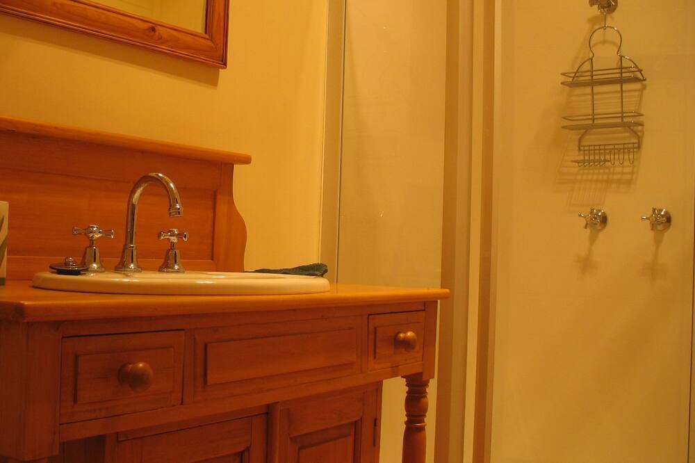 Photo of Bathroom in Nirranda