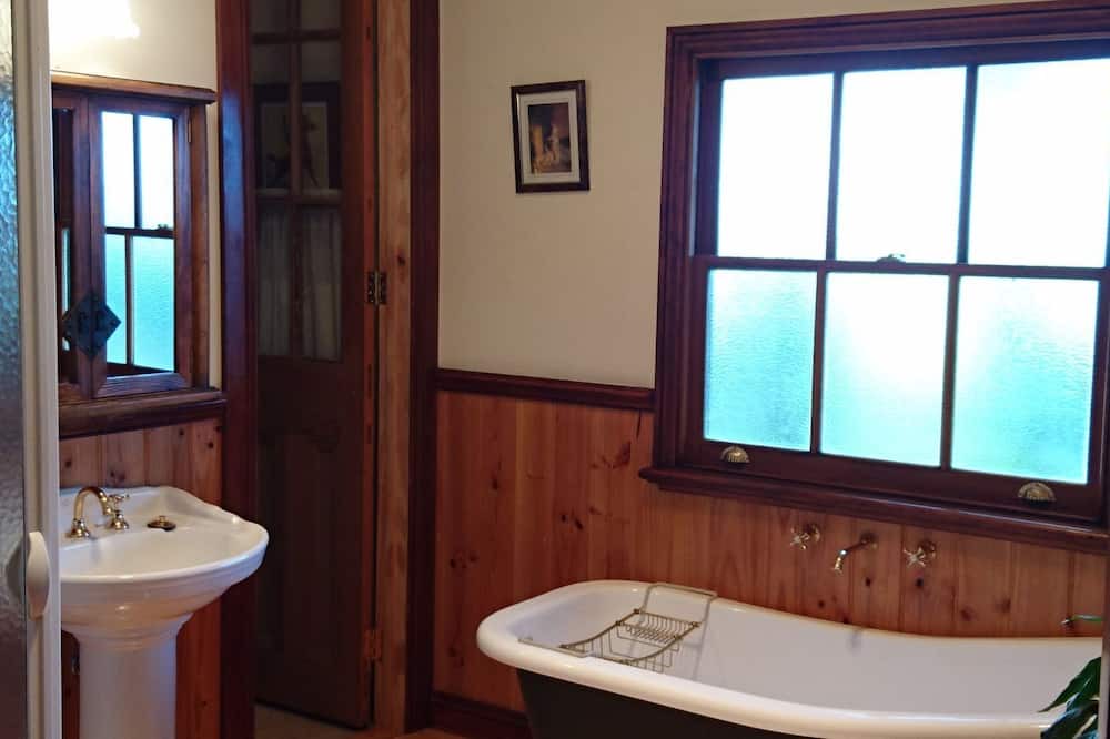 Photo of Bathroom in Nirranda