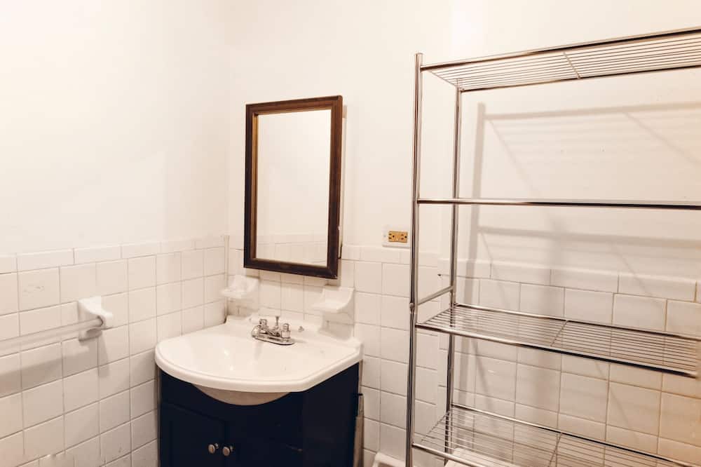 Photo of Bathroom in Washington Heights