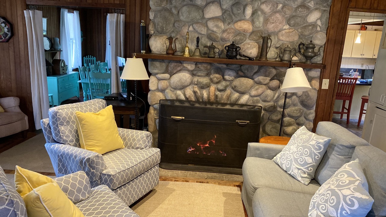 Photo of Livingroom in Sagamore Beach