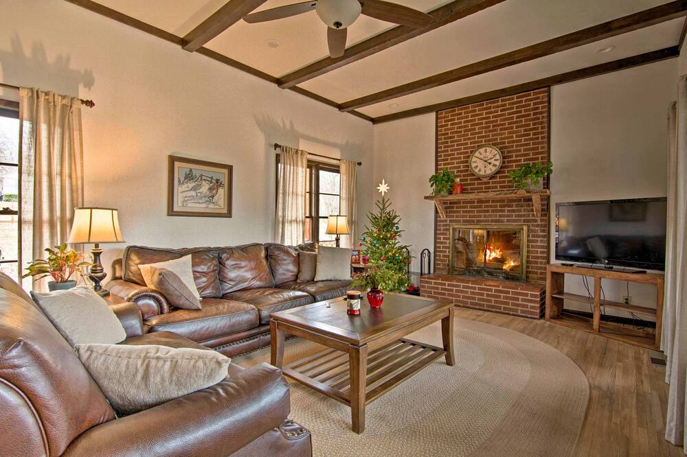 Photo of Livingroom in Sand Springs