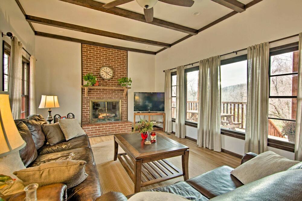 Photo of Livingroom in Sand Springs