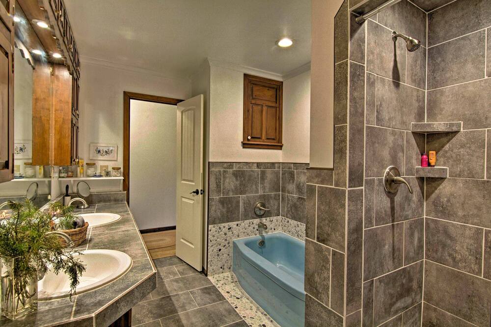 Photo of Bathroom in Sand Springs
