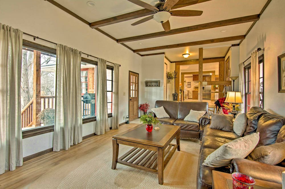 Photo of Bedroom in Sand Springs