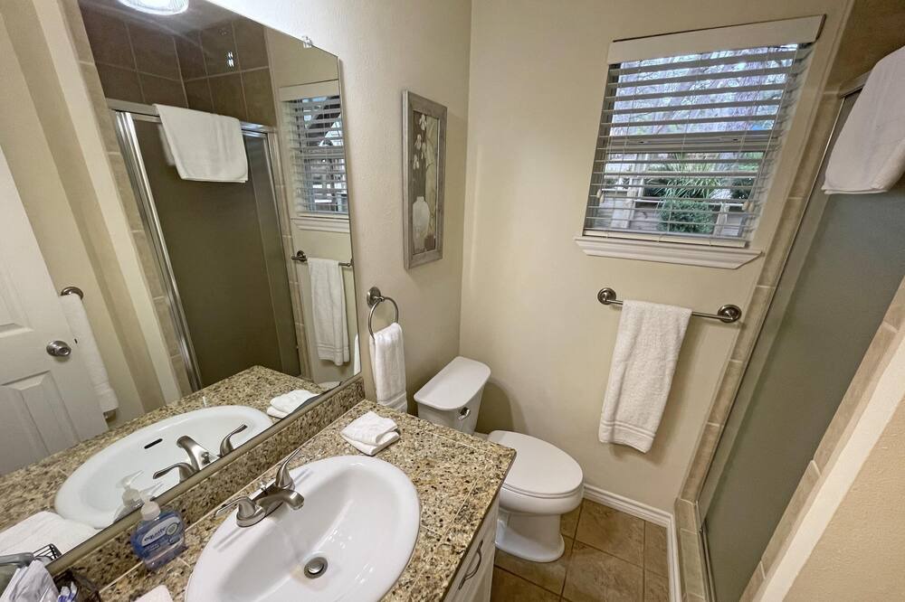 Photo of Bathroom in Crockett